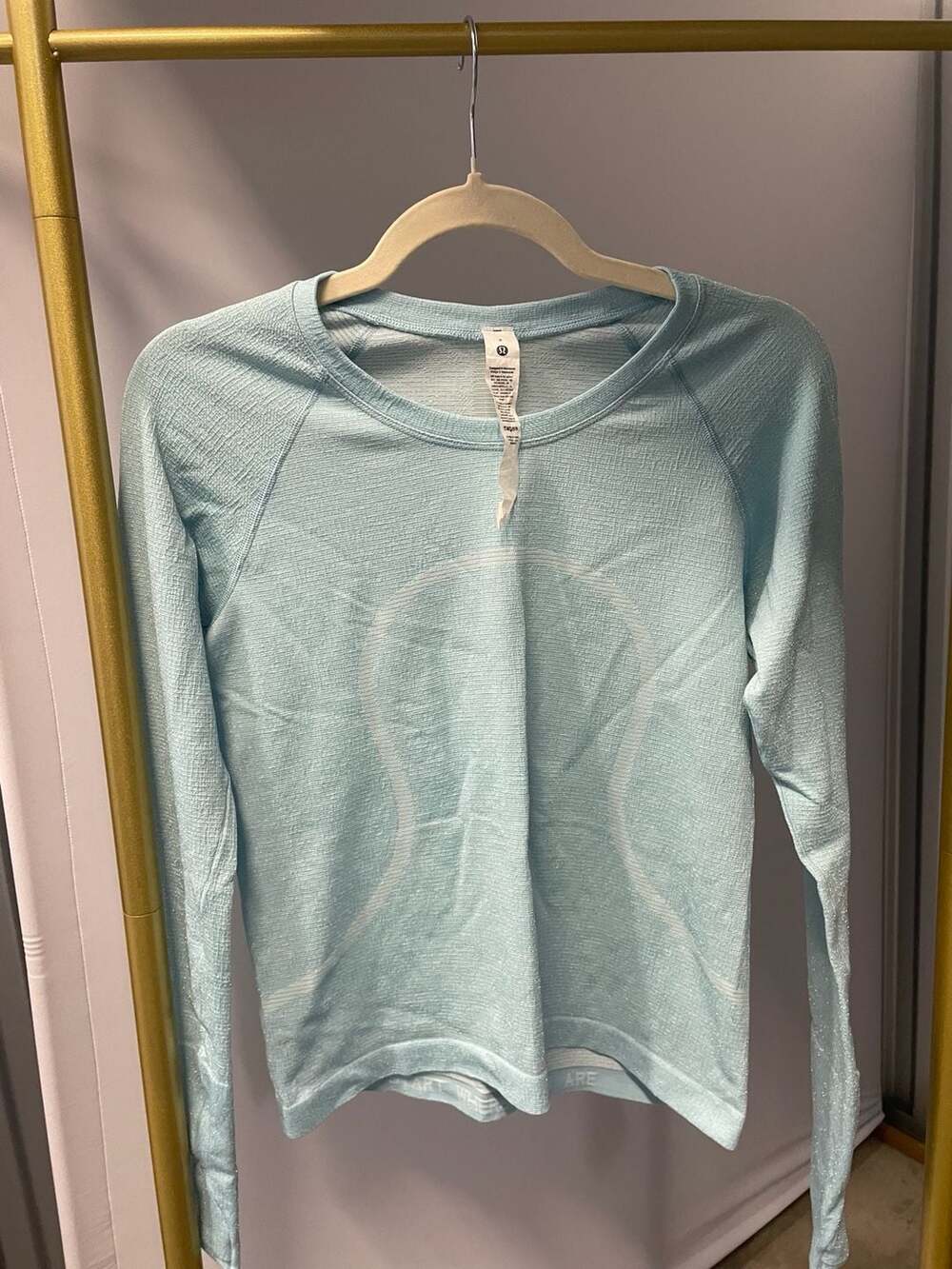 Lululemon Swiftly Tech Long Sleeve Shirt 2.0 Size 8 Light Blue Shimmer